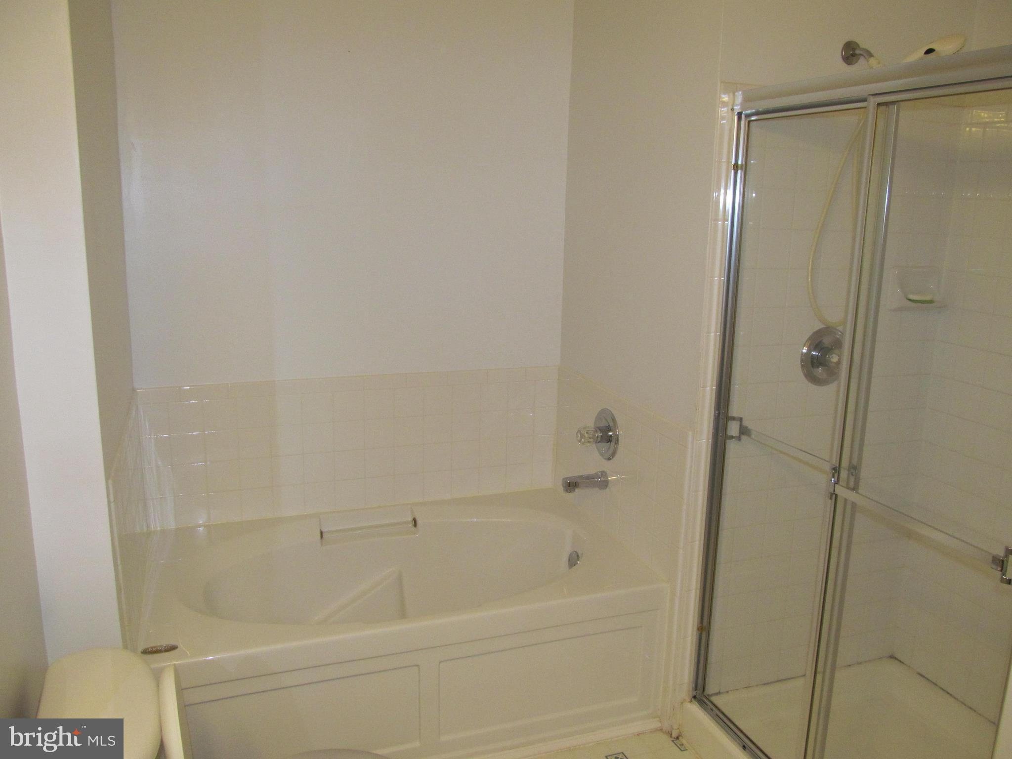 2700 Middle Neck Road Odenton, MD 21113 - Photo 13 of 30 Master bathroom