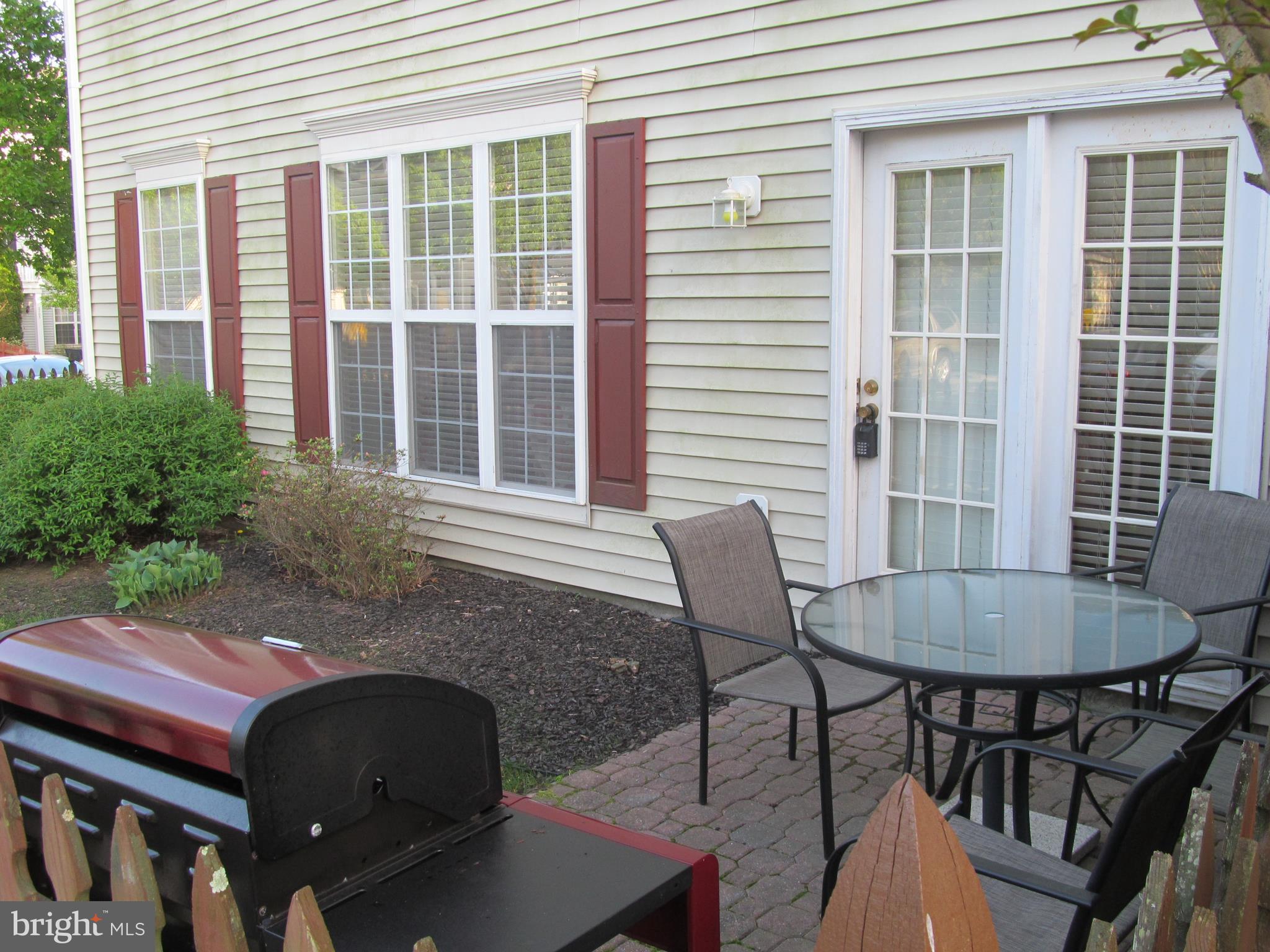 2700 Middle Neck Road Odenton, MD 21113 - Photo 4 of 30 Enjoy dinner on the grill in your private yard