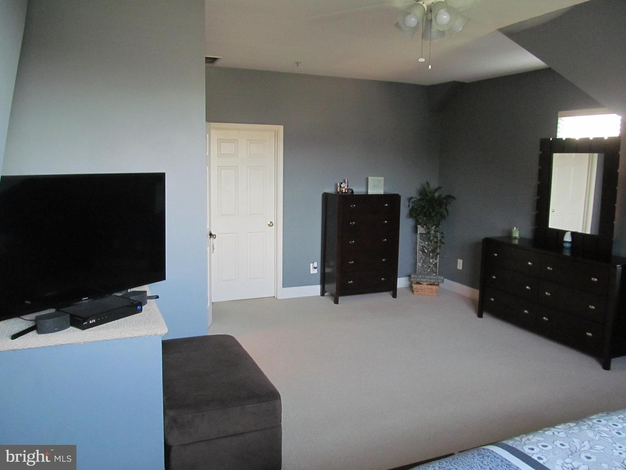 2700 Middle Neck Road Odenton, MD 21113 - Photo 9 of 30 Enjoy the sitting area in your master bedroom