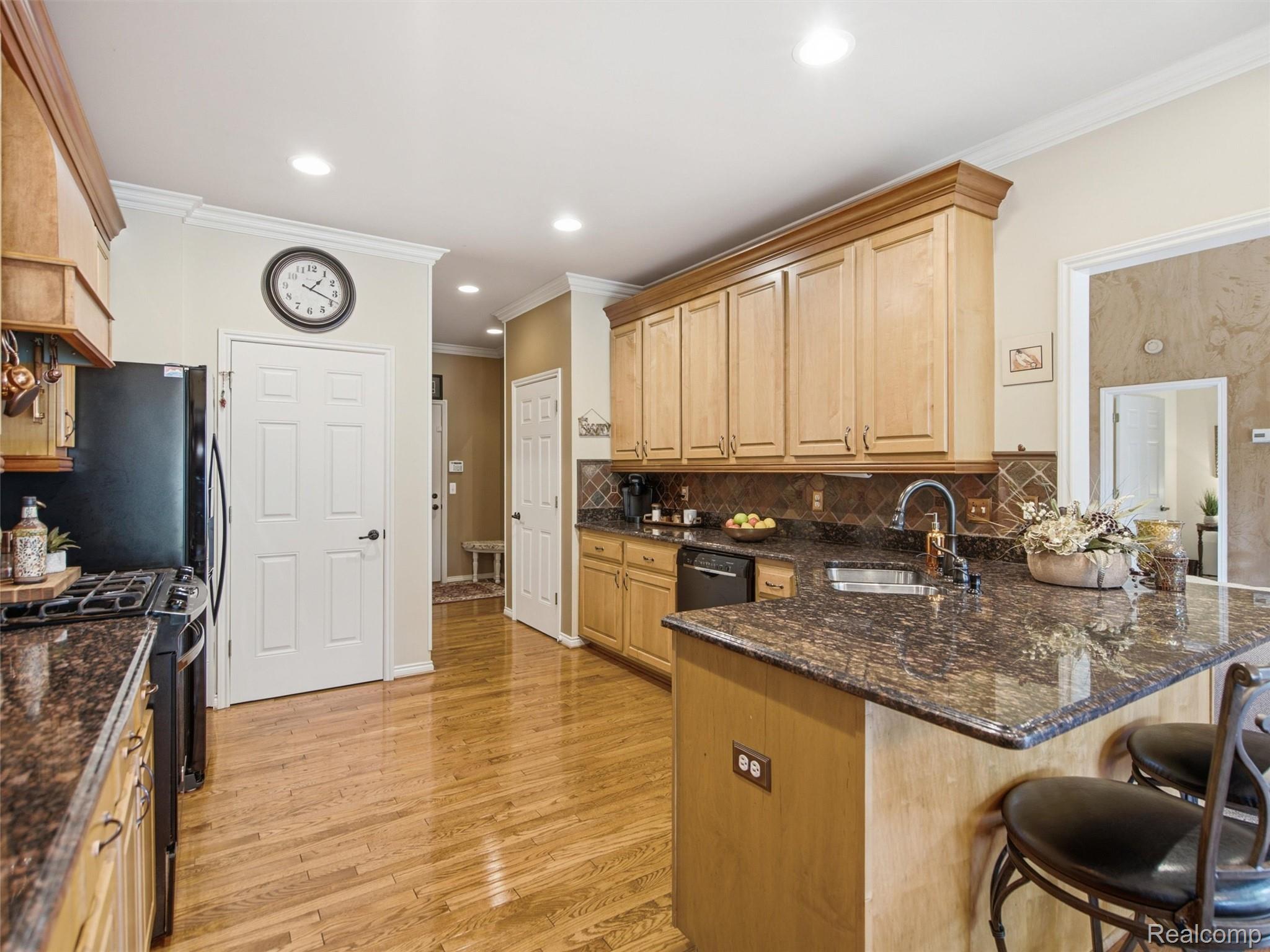 2633 Ridgecrest Drive Utica, MI 48316 - Photo 4 of 28 Kitchen featuring plenty of counterspace, cabinets and a pantry. All appliances included.
