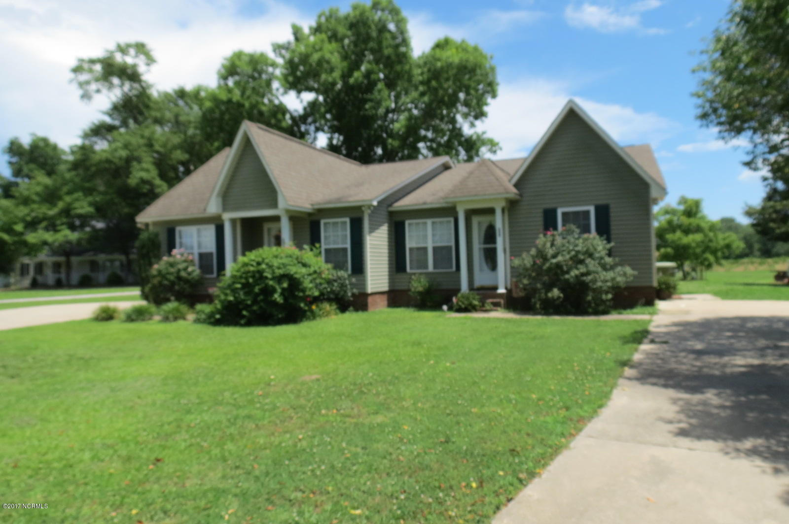 237-39 Clarks Neck Road4