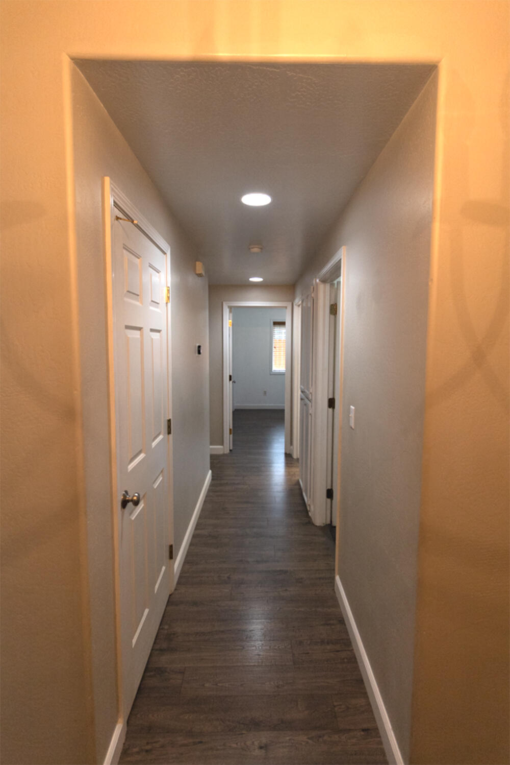 2307 Jeremy Street Central Point, OR 97502 - Photo 14 of 32 Hallway