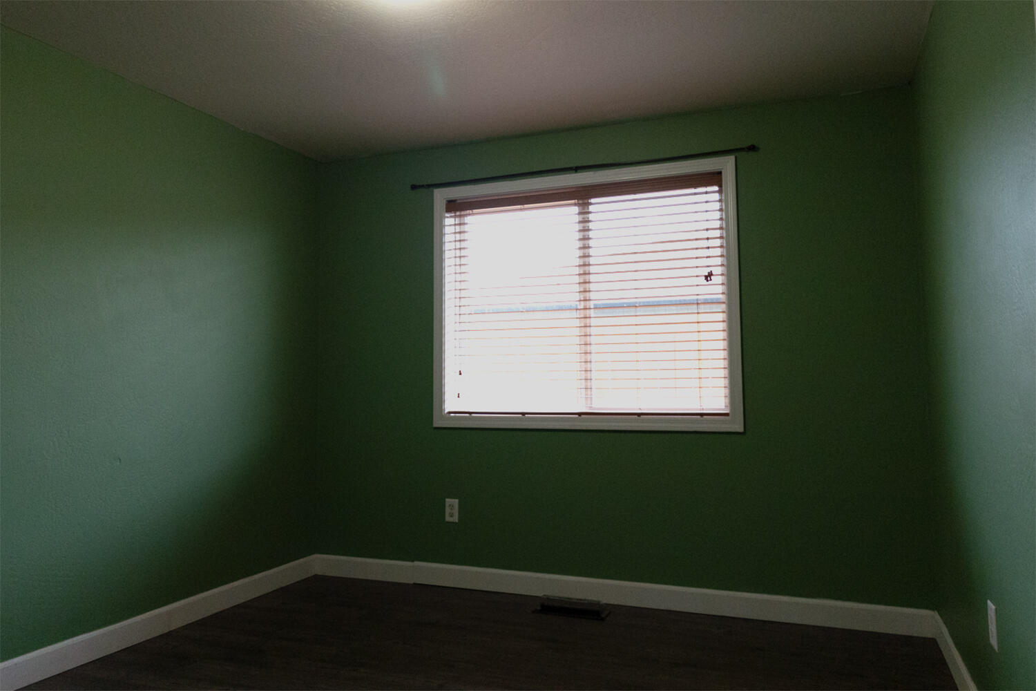 2307 Jeremy Street Central Point, OR 97502 - Photo 21 of 32 Second Bedroom