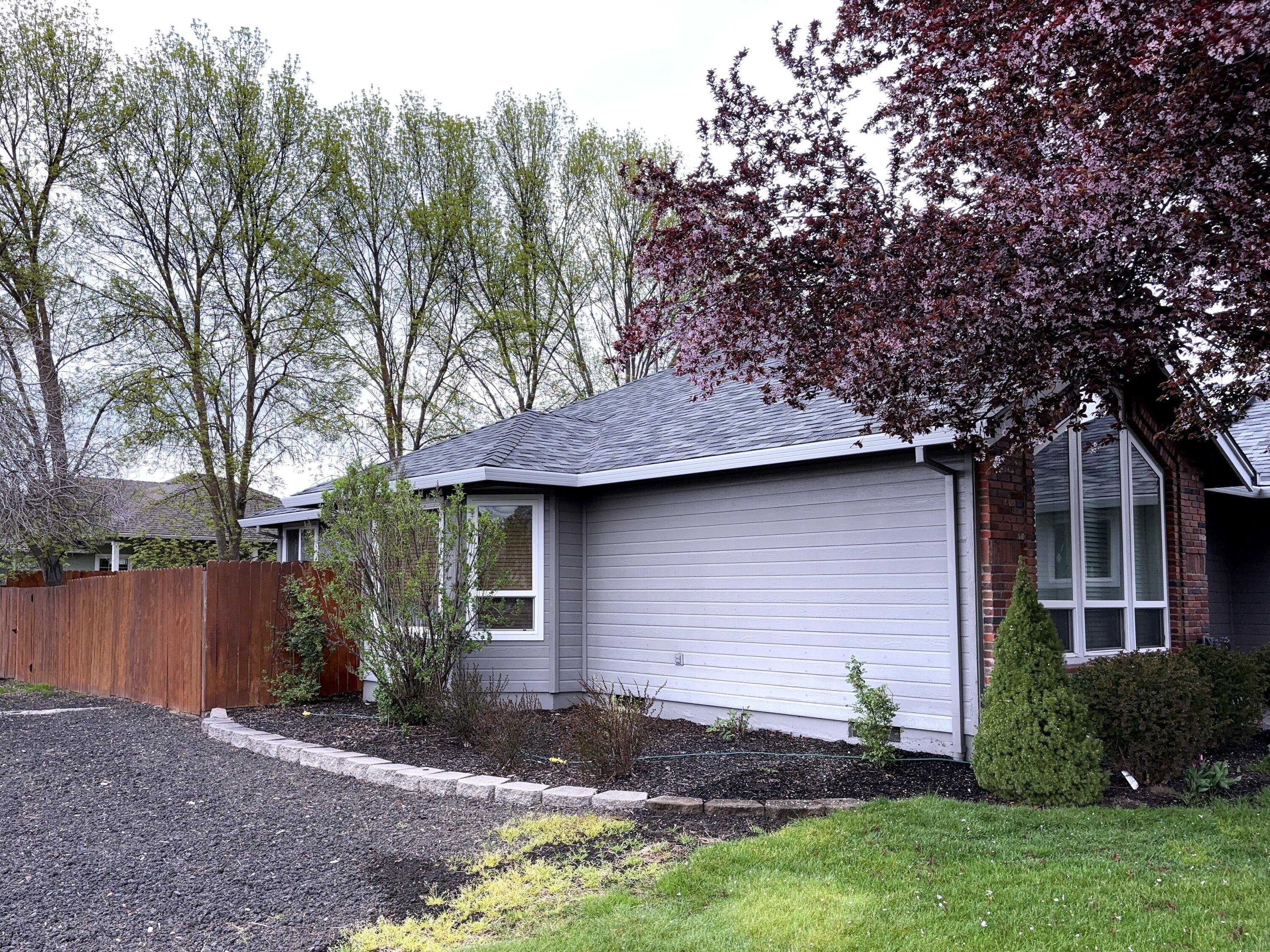 2307 Jeremy Street Central Point, OR 97502 - Photo 3 of 32 Exterior Corner
