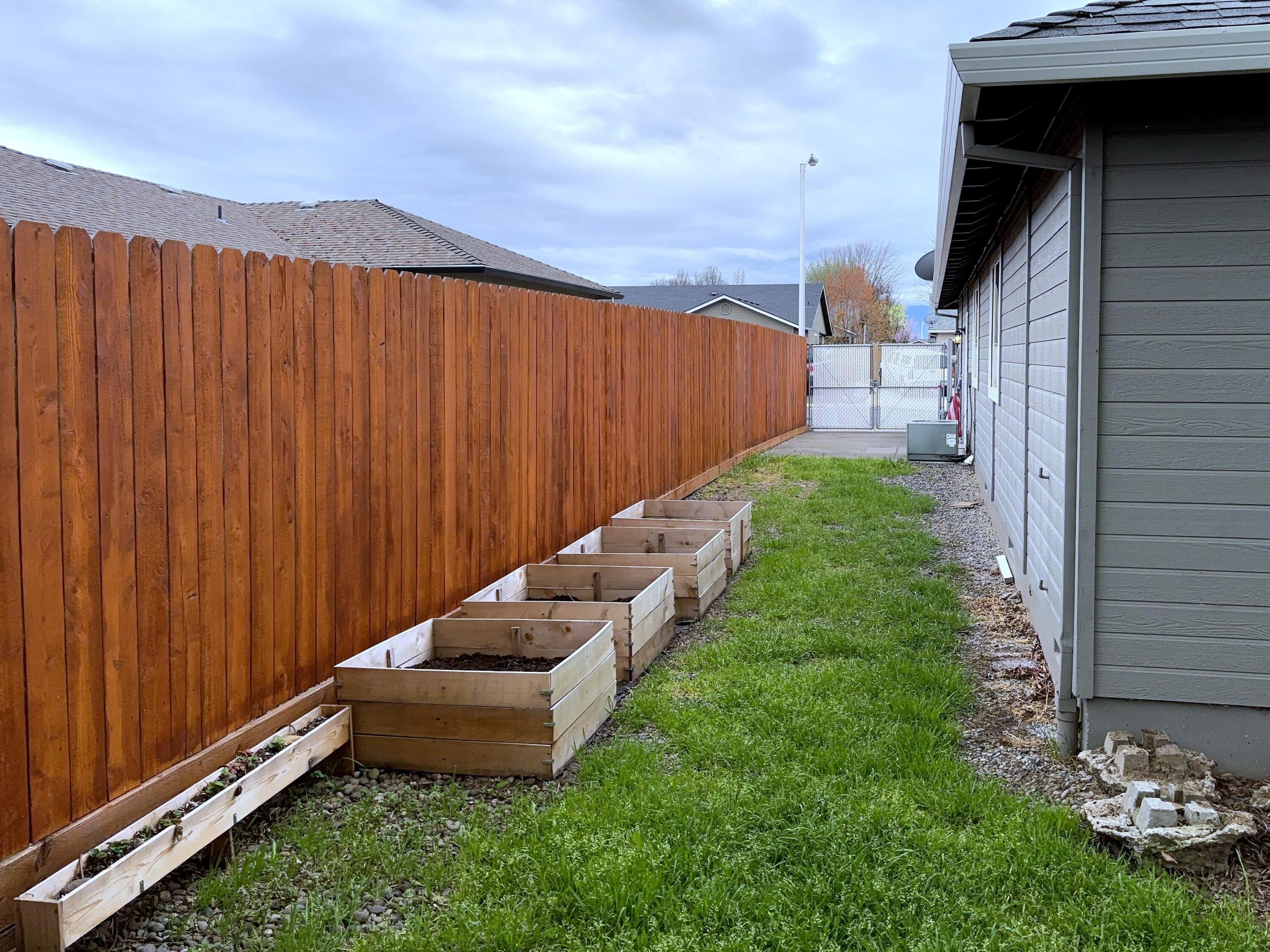 2307 Jeremy Street Central Point, OR 97502 - Photo 6 of 32 backyard Access