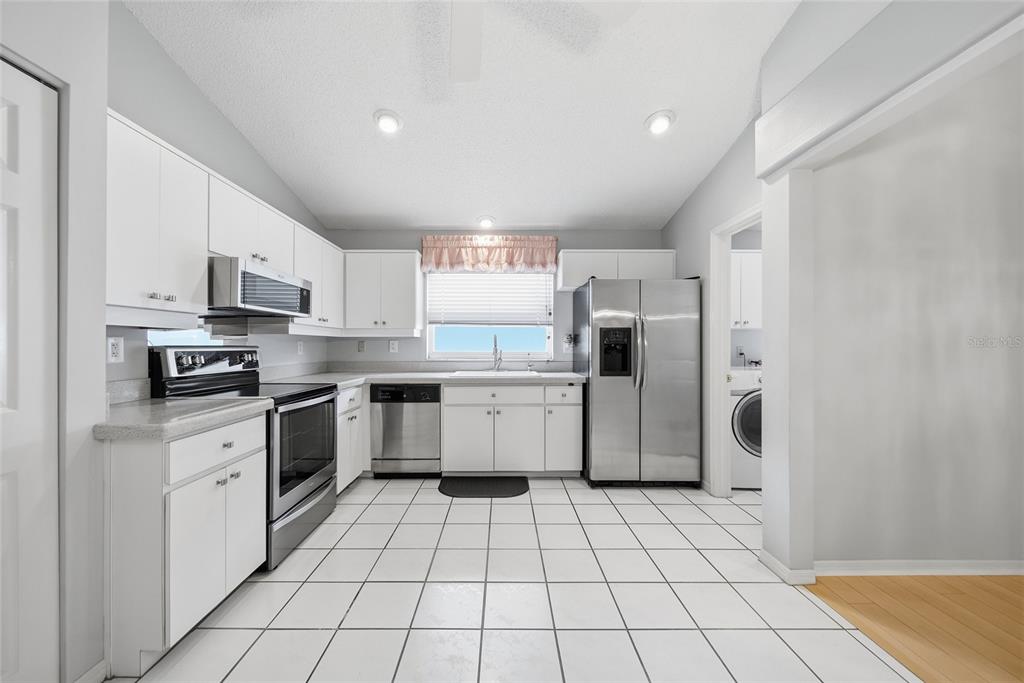 8051 Thatch Terrace Hudson, FL 34667 - Photo 8 of 33