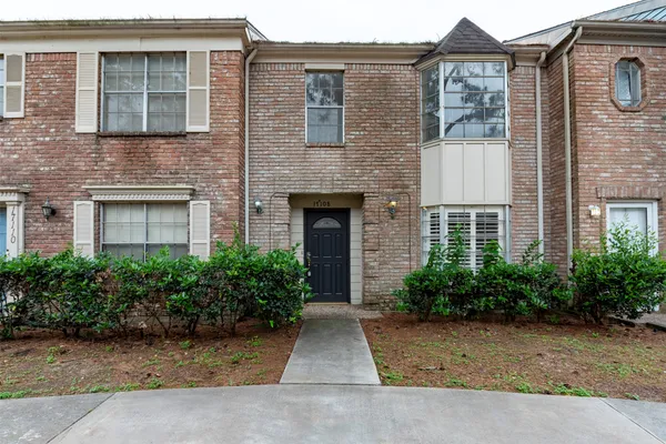 $139,900 | 17108 Beaver Springs Drive, Unit 8, Houston, TX 77090