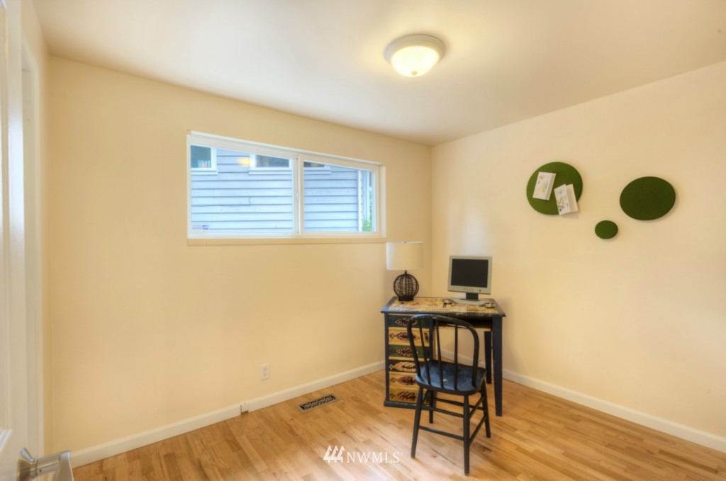 740 14th Way Southwest Edmonds, WA 98020 - Photo 11 of 20 Gallery Image 11