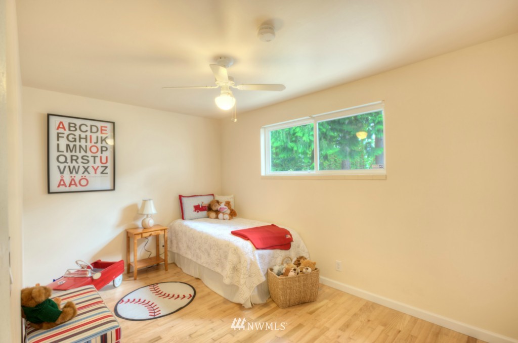 740 14th Way Southwest Edmonds, WA 98020 - Photo 12 of 20 Gallery Image 12