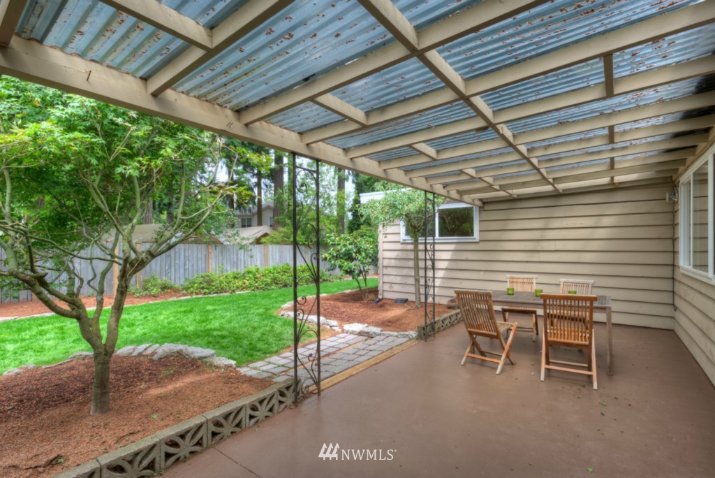 740 14th Way Southwest Edmonds, WA 98020 - Photo 18 of 20 Gallery Image 18