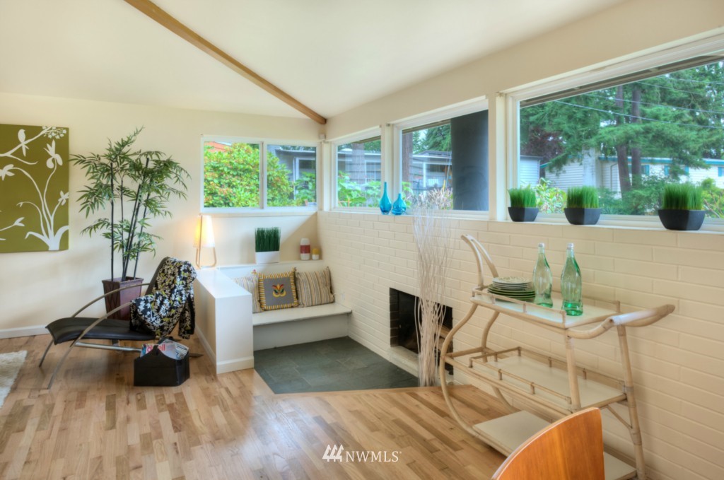 740 14th Way Southwest Edmonds, WA 98020 - Photo 4 of 20 Gallery Image 4