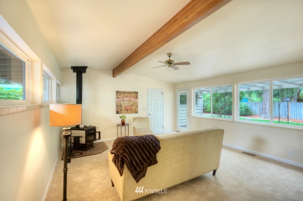 740 14th Way Southwest Edmonds, WA 98020 - Photo 6 of 20 Gallery Image 6