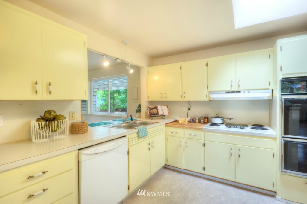740 14th Way Southwest Edmonds, WA 98020 - Photo 10 of 20 Gallery Image 10