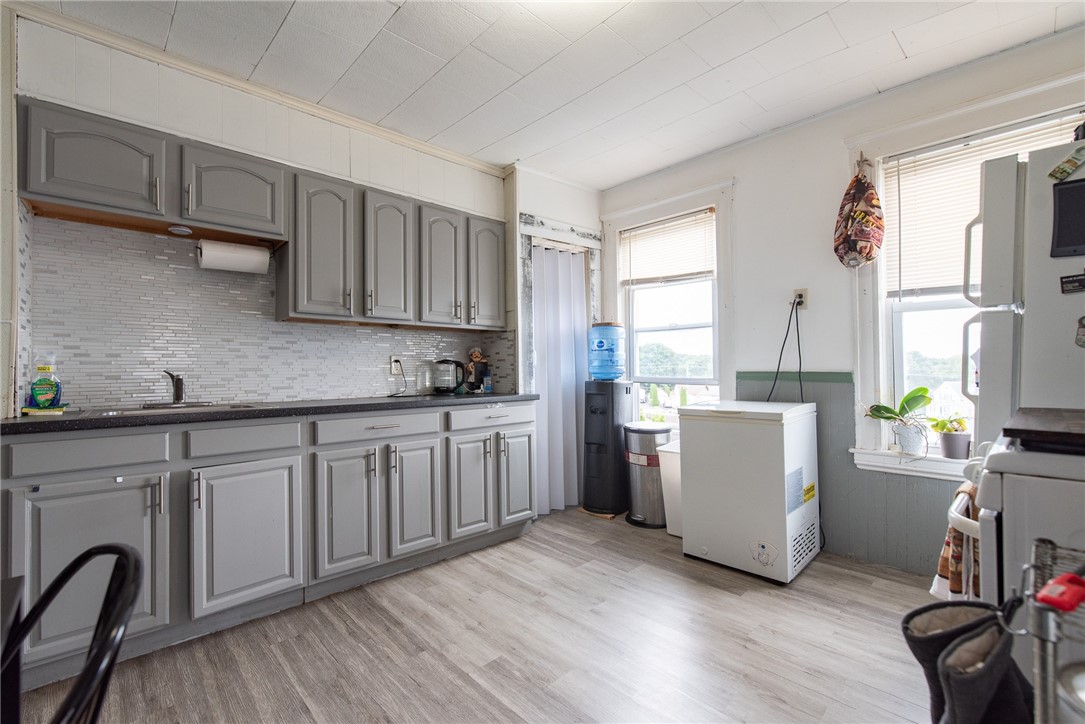 209 Crawford Street Woonsocket, RI 02895 - Photo 9 of 41 Gallery Image 9