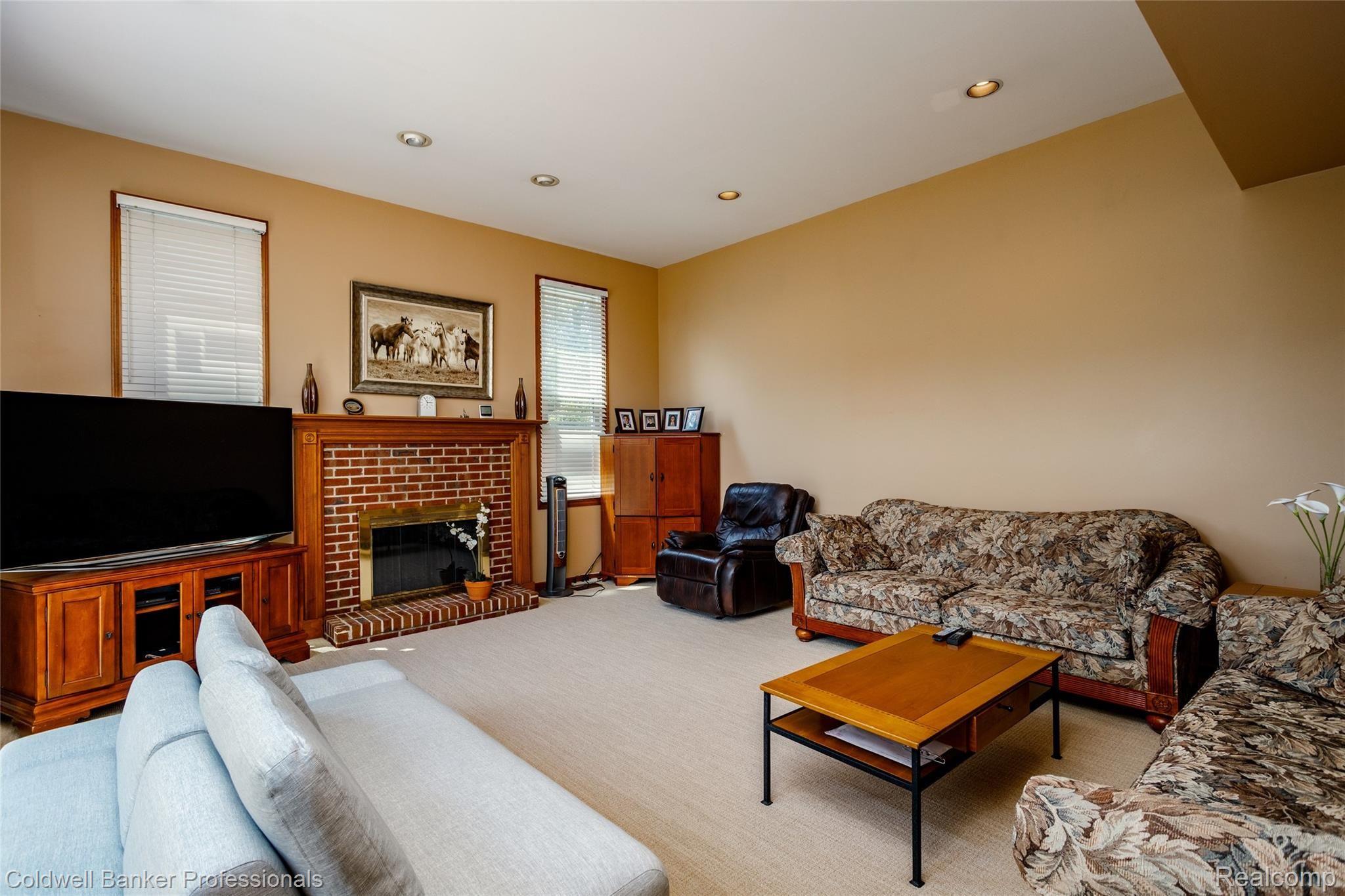 45357 Glengarry Road Canton, MI 48188 - Photo 26 of 45 45357 Glengarry L026.jpg