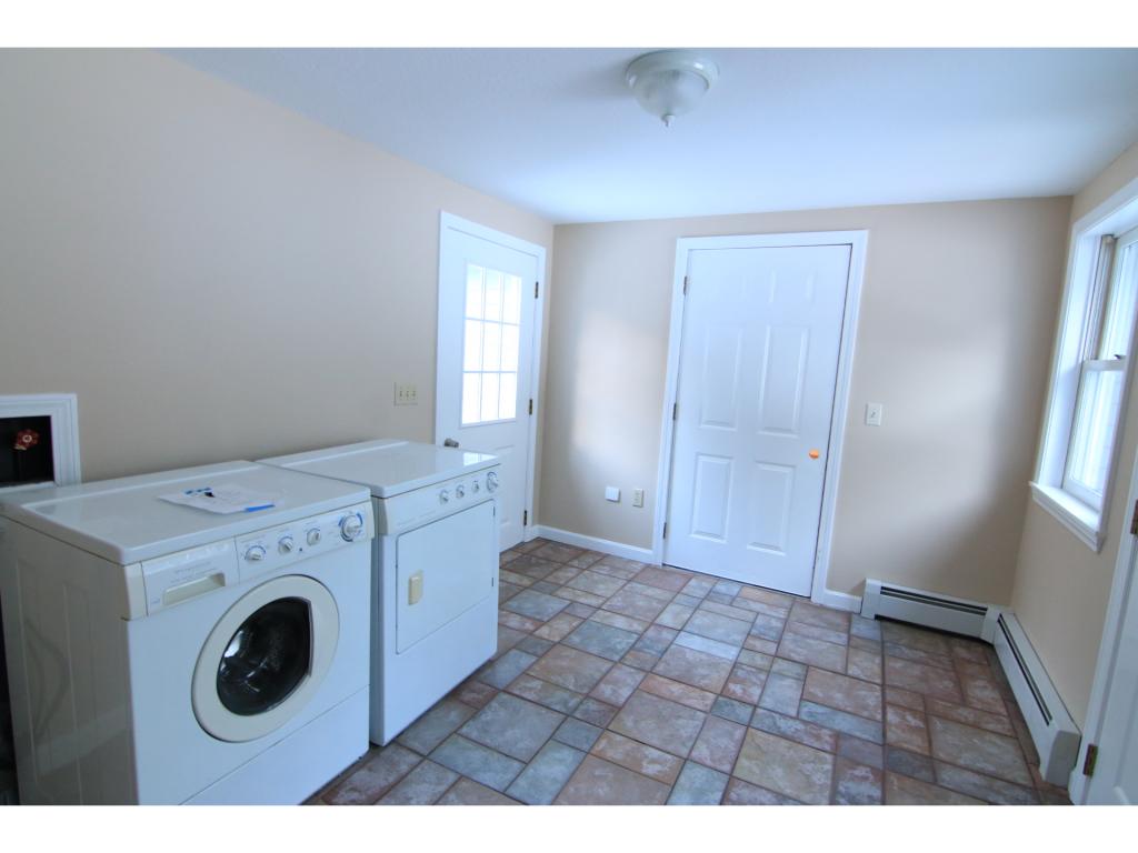 218 Bog Road Concord, NH 03303 - Photo 2 of 31
