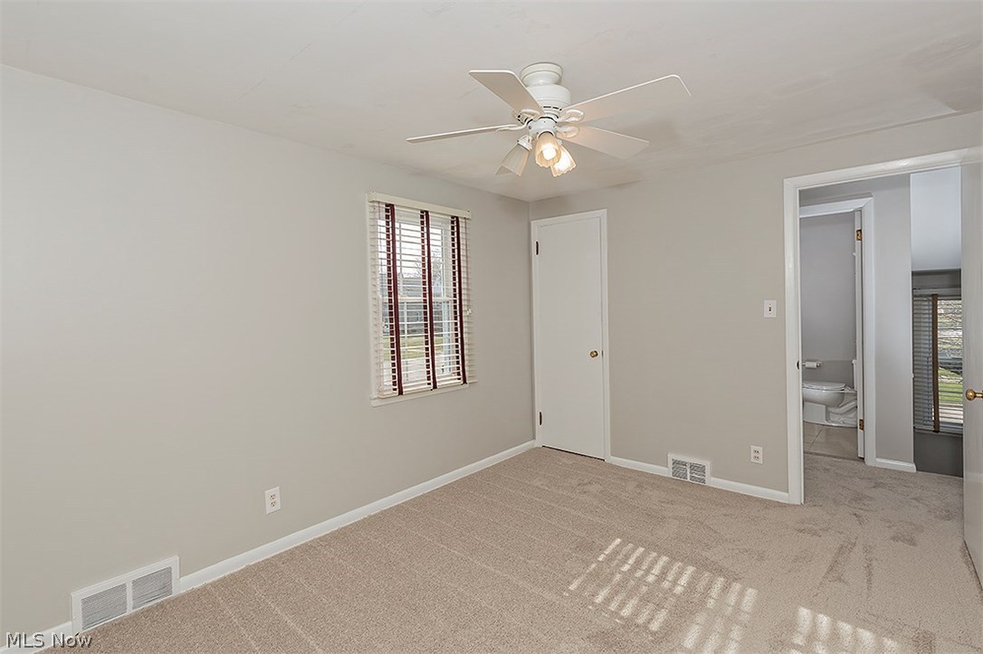 4024 Charlton Road Cleveland, OH 44121 - Photo 27 of 35