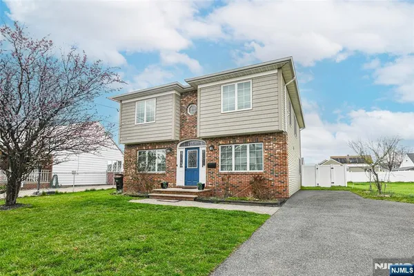 $825,000 | 1 Lincoln Place, Moonachie, NJ 07074