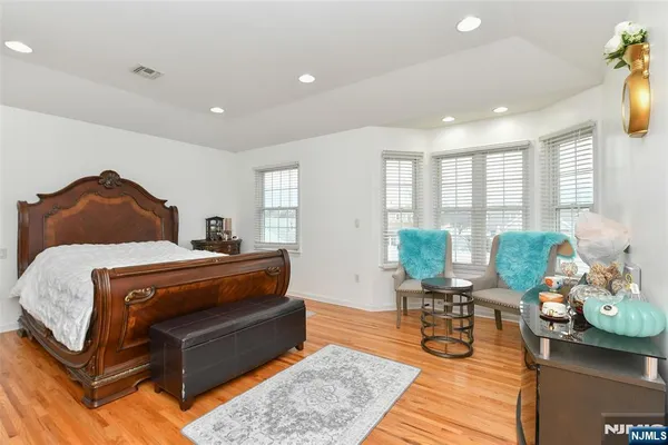 $825,000 | 1 Lincoln Place, Moonachie, NJ 07074