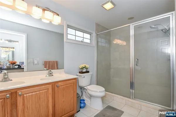$825,000 | 1 Lincoln Place, Moonachie, NJ 07074