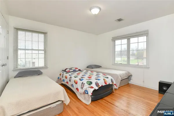 $825,000 | 1 Lincoln Place, Moonachie, NJ 07074