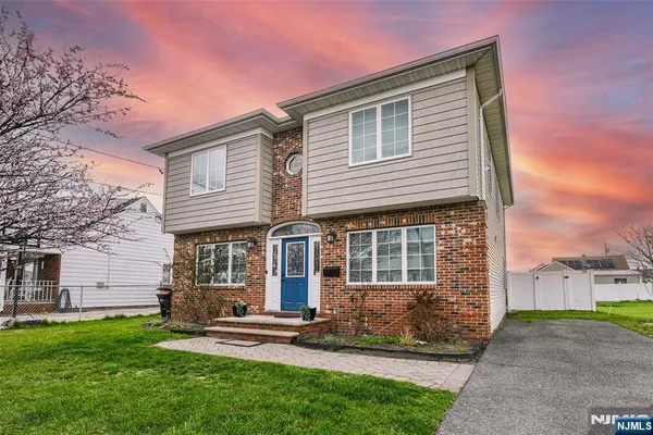 $825,000 | 1 Lincoln Place, Moonachie, NJ 07074