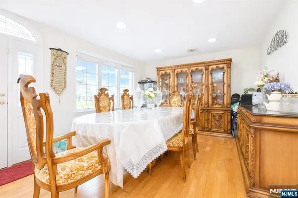 $825,000 | 1 Lincoln Place, Moonachie, NJ 07074