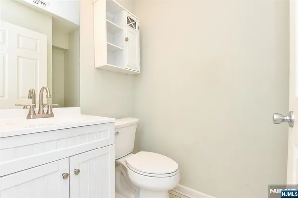 $825,000 | 1 Lincoln Place, Moonachie, NJ 07074