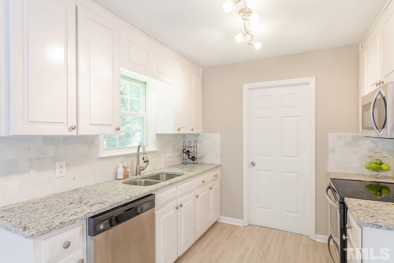 1539 Middle Ridge Drive Willow Spring, NC 27592 - Photo 7 of 21 Gallery Image 7