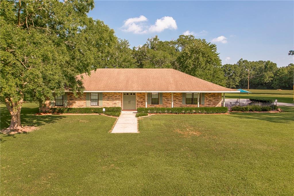 30689 Dunn Road Denham Springs, LA 70726 - Photo 1 of 40 Gallery Image 1