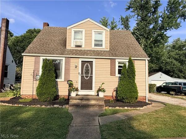 $179,900 | 200 Genoa Avenue Southwest, Massillon, OH 44646