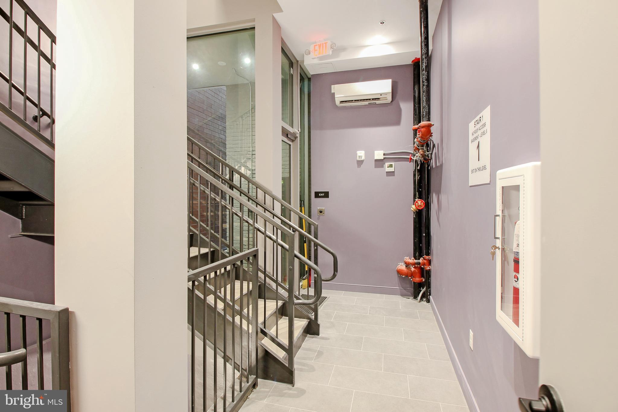 448 K Street Northwest, Unit 301 Washington, DC 20001 - Photo 5 of 25 a view of small space