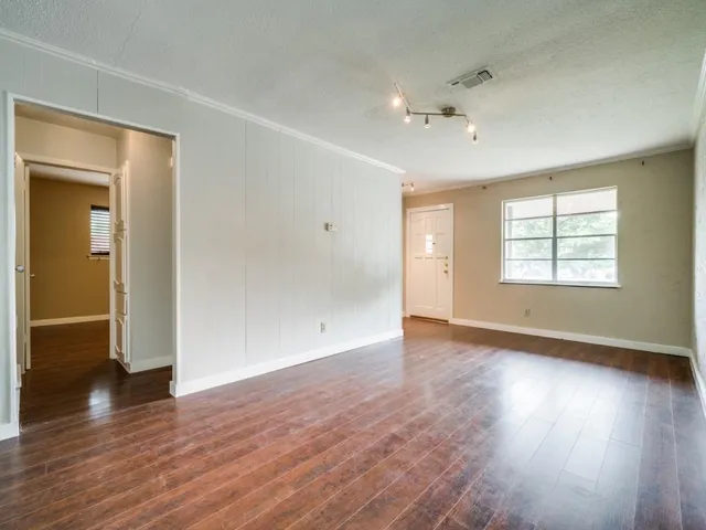 $2,250 | 935 Easy Street, Grapevine, TX 76051