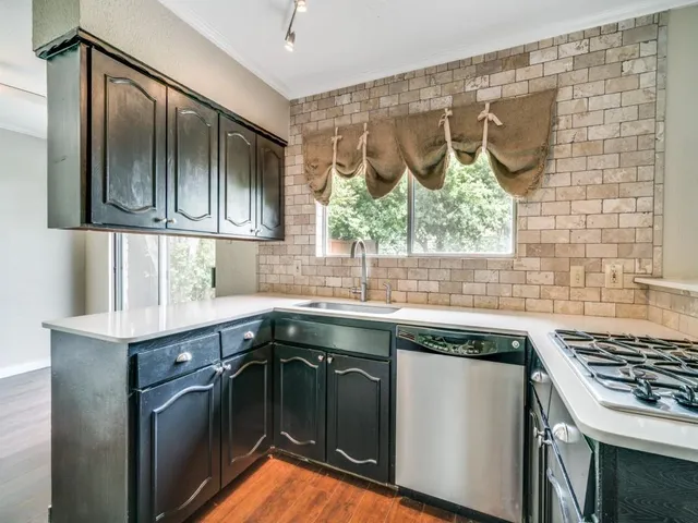 $2,250 | 935 Easy Street, Grapevine, TX 76051