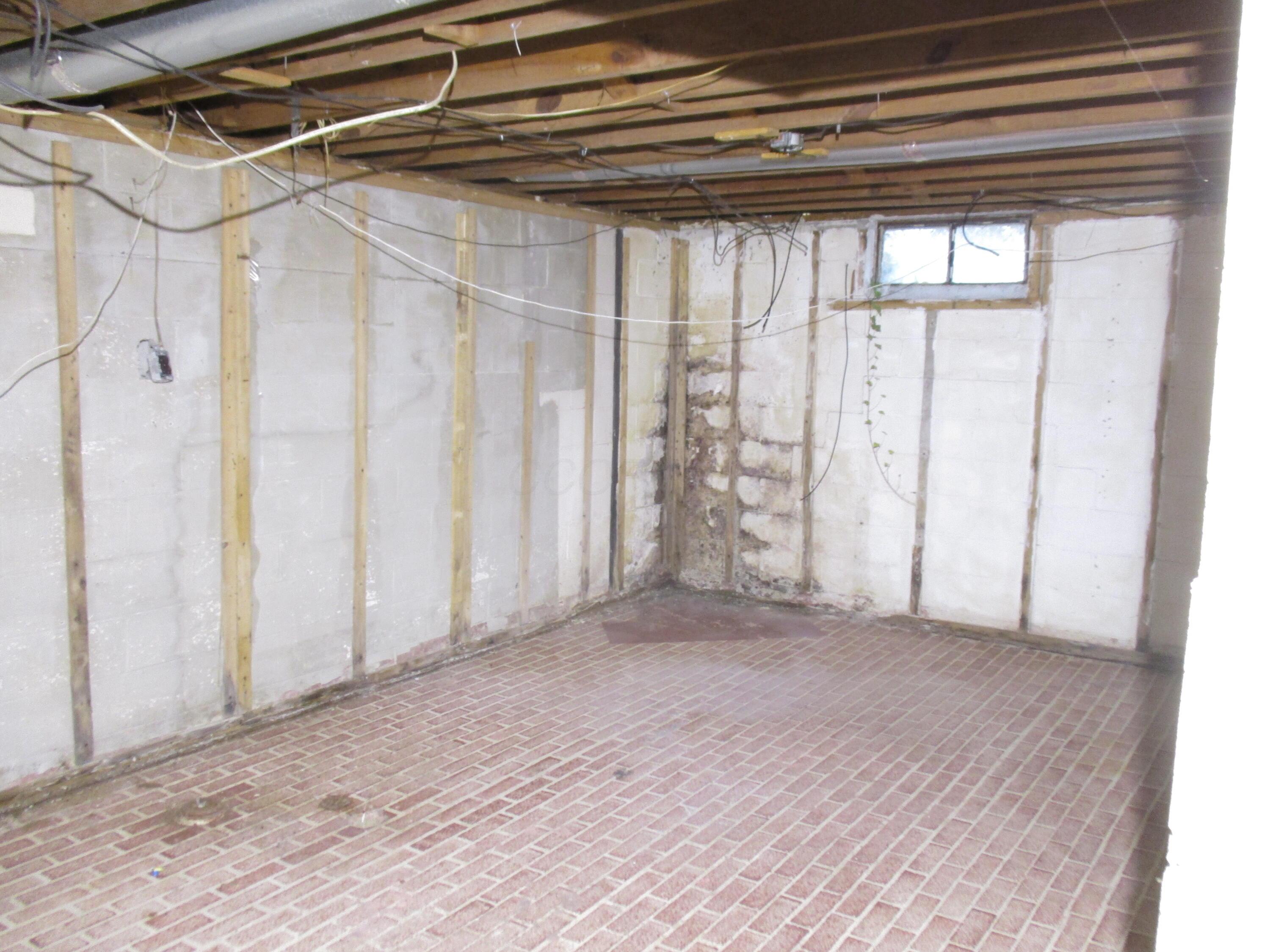3808 Maize Road Columbus, OH 43224 - Photo 19 of 22 IMG_1898
