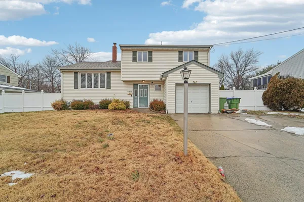 $650,000 | 32 Waverly Drive West, Edison, NJ 08817