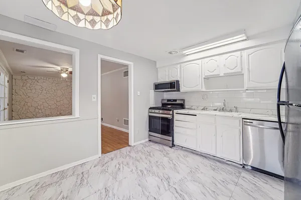 $650,000 | 32 Waverly Drive West, Edison, NJ 08817