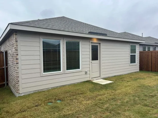 $2,600 | 2036 Sulky Lane, Aubrey, TX 76227