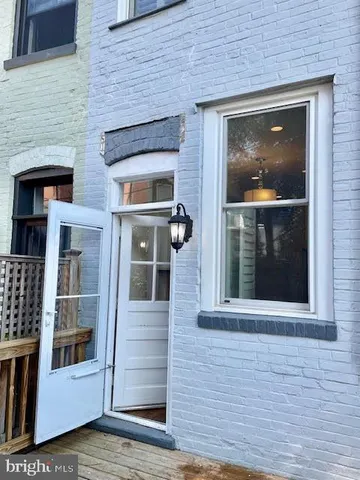 a view of an entryway of house