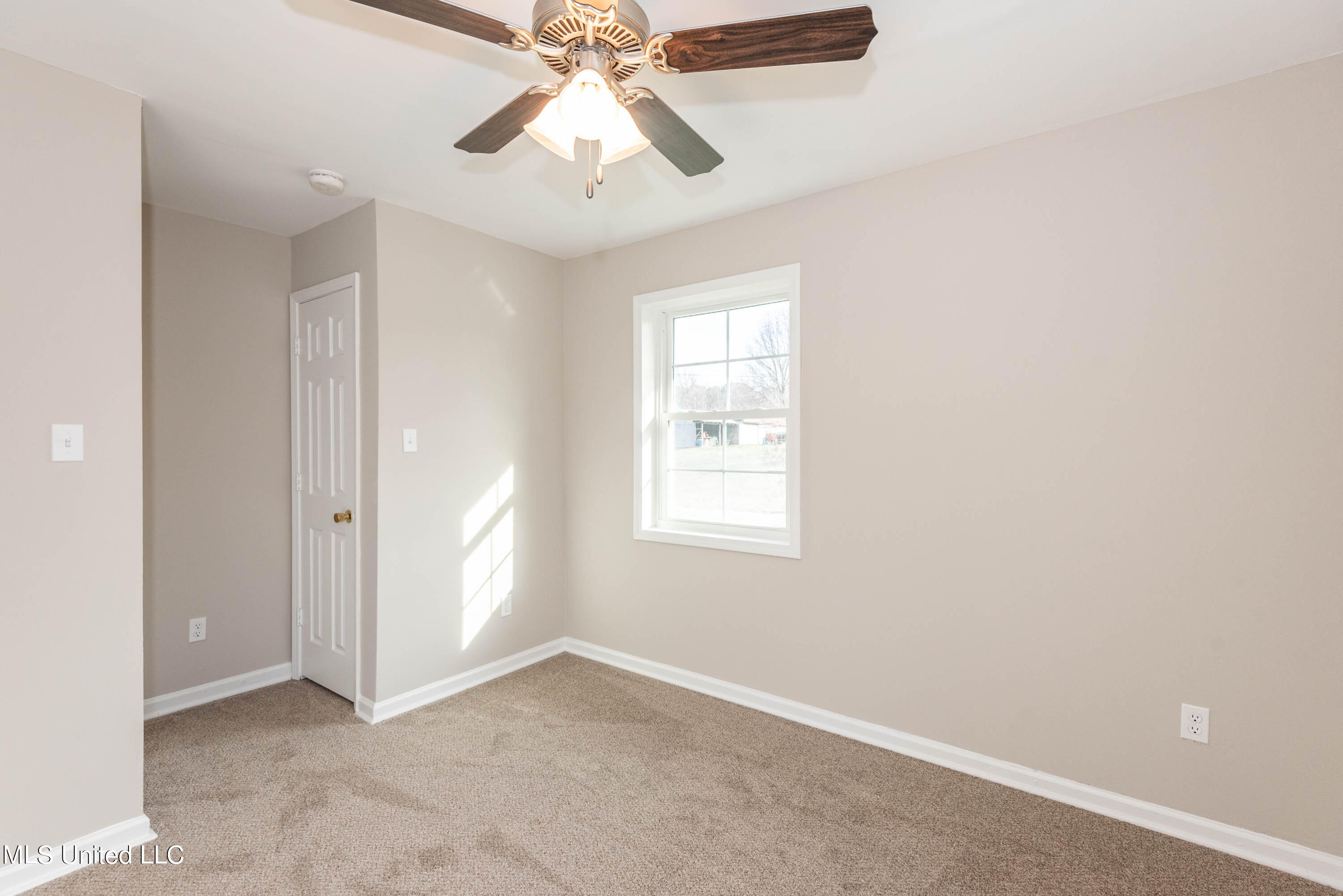 5098 Days Road Lake Cormorant, MS 38641 - Photo 15 of 21 Additional Bedroom