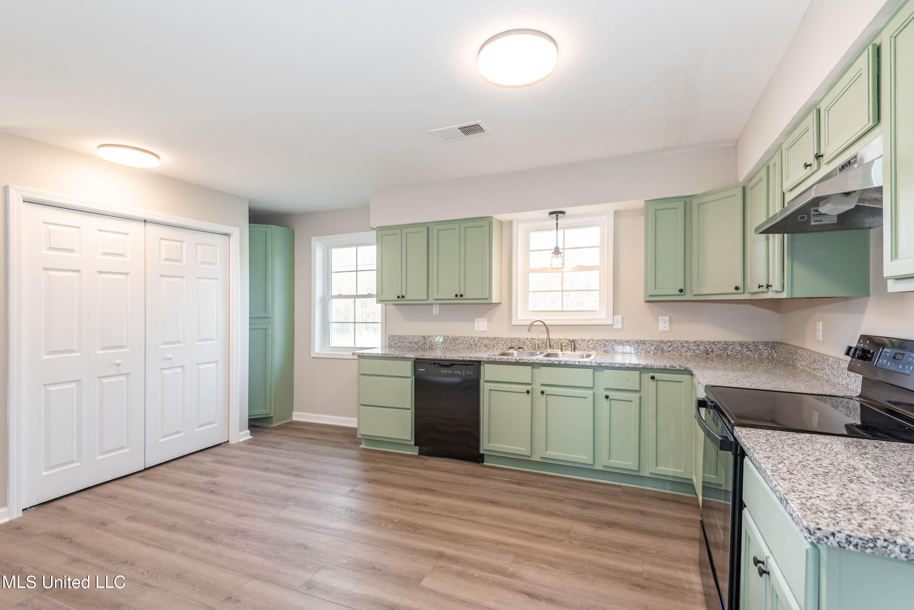 5098 Days Road Lake Cormorant, MS 38641 - Photo 6 of 21 Granite Countertops