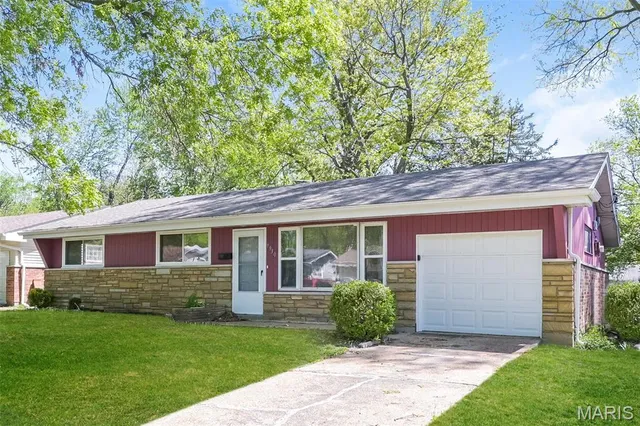 $1,295 | 9930 Duke Drive, St. Louis, MO 63136