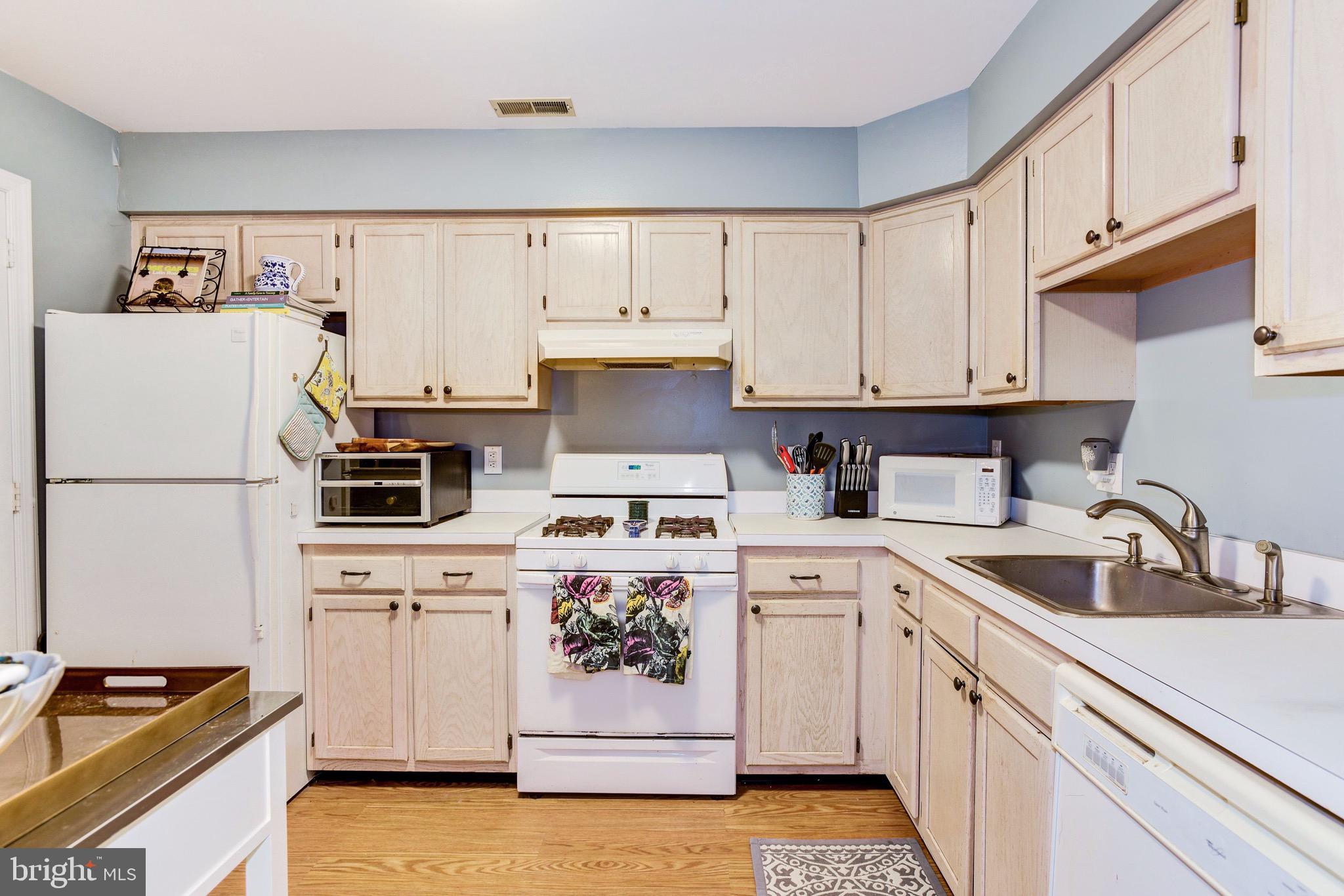 1606 Stokes Road Mount Laurel, NJ 08054 - Photo 26 of 36 Kitchen