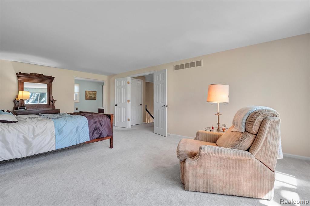 541 Augusta Drive Rochester Hills, MI 48309 - Photo 40 of 74
