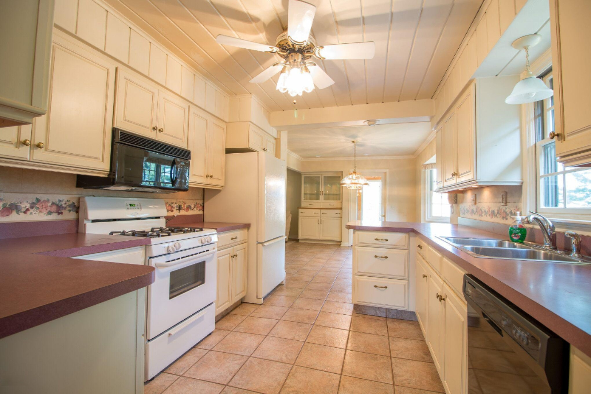 7830 West Royal Road Canadian Lakes, MI 49346 - Photo 13 of 36 Kitchen