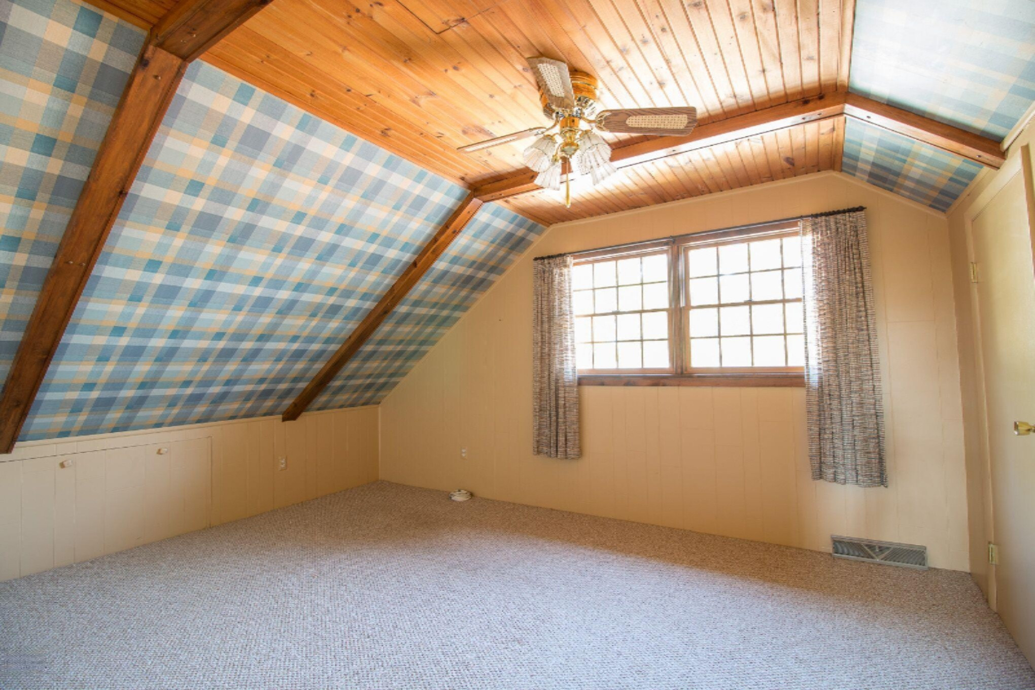 7830 West Royal Road Canadian Lakes, MI 49346 - Photo 25 of 36 Upper BR