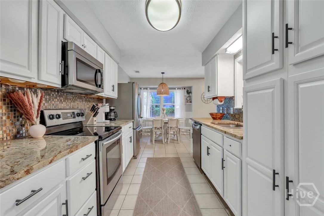 1131 Cobb Road Savannah, GA 31410 - Photo 10 of 22