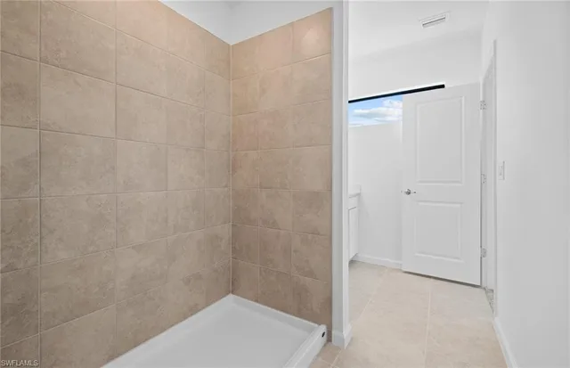 $269,990 | 1652 Lake Jessup Circle, Cape Coral, FL 33909