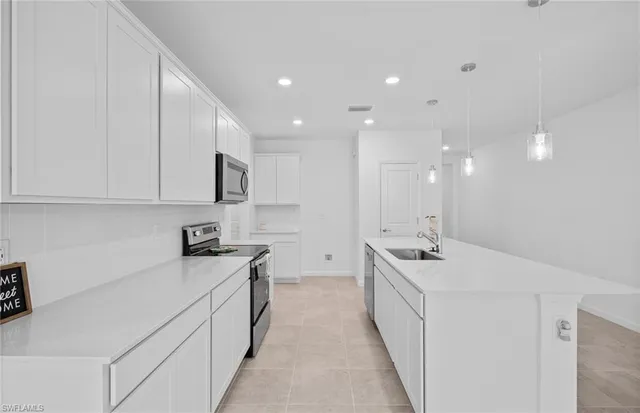 $269,990 | 1652 Lake Jessup Circle, Cape Coral, FL 33909