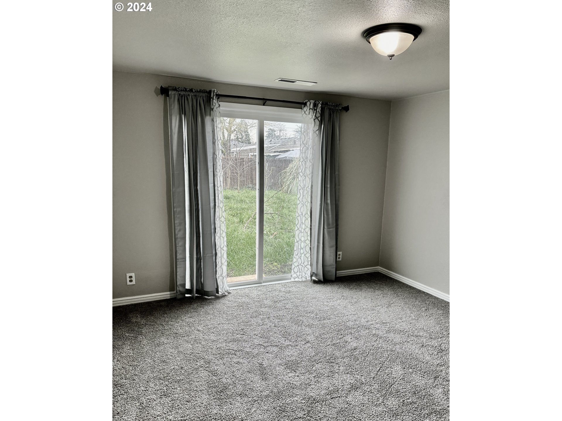 545 22nd Street Springfield, OR 97477 - Photo 15 of 25 a view of an empty room with a window